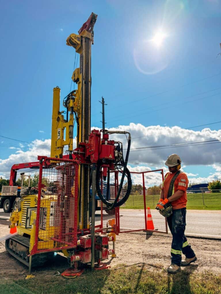 2537_Mi3_ perforadora Massenza drilling rigs sitio de trabajo 2024