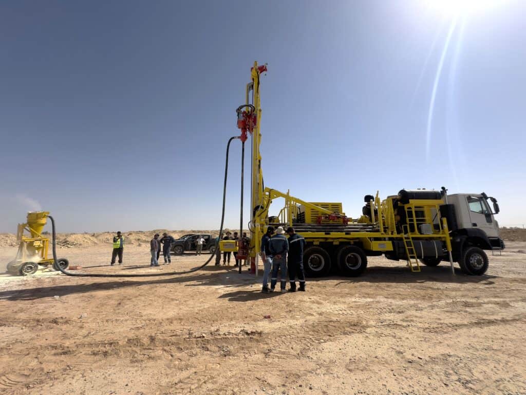 2688_2689 perforadoras Massenza drilling rigs sitio de trabajo Jordán