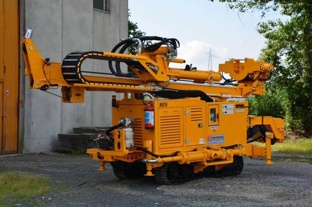 2698_Mi5 perforadora Massenza Drilling rigs