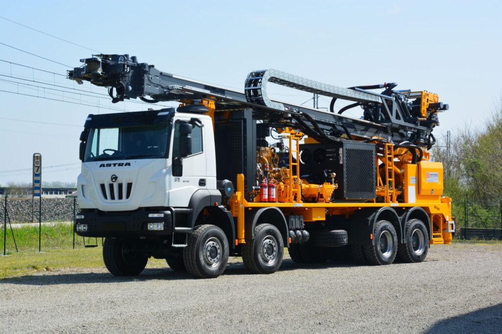 2650_Mi12_perforadora Massenza Drilling Rigs