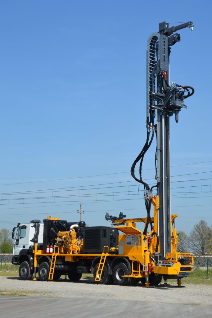 2650_Mi12_perforadora Massenza Drilling Rigs